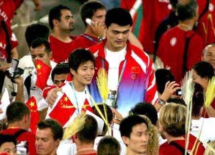 叶莉嫁给2米26的姚明什么感受?她的回答接地气 叶莉嫁给2米26的姚明什么感受?她的回答接地气