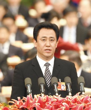 广东第一富豪,为人低调坐拥2900亿身价,慈善公