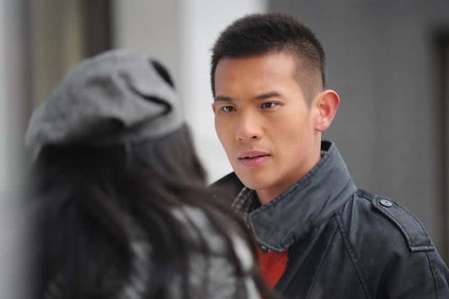 被誉为明星班,上戏04级表演系本科班,同学有陈