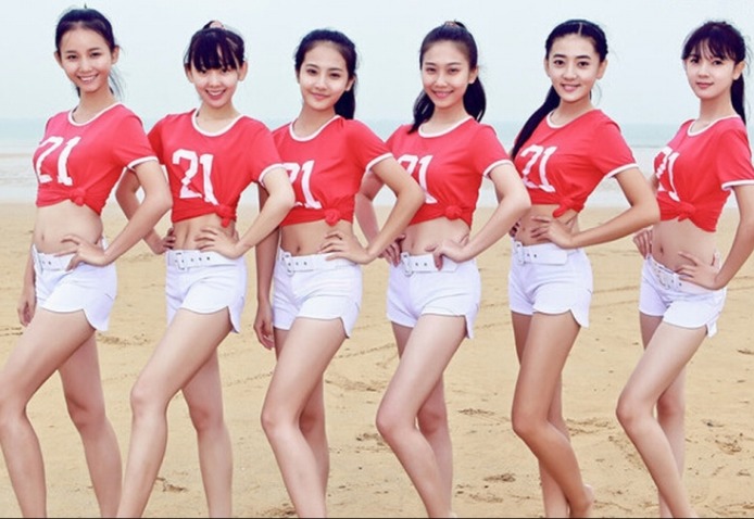 清纯少女!最美足球