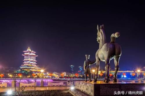 2018中国城市分线排行:四川仅两市进入三线,大