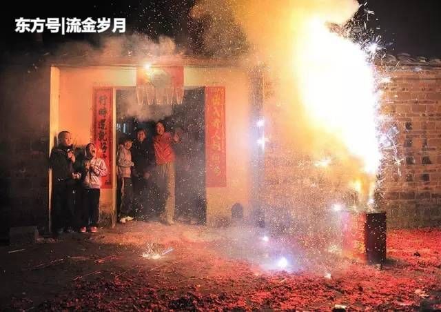 春节放爆竹、贴春联是由于年兽引起的?听听老