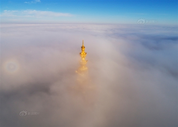 峨眉山金顶壮观云海奇景:金佛圣光闪闪 峨眉山金顶壮观云海奇景:金佛圣光闪闪