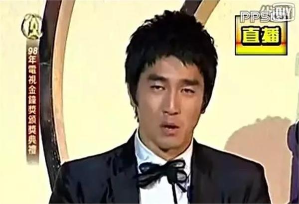 哽咽感谢兄弟却被周渝民打脸 赵又廷得影帝时比演夜华更尴尬