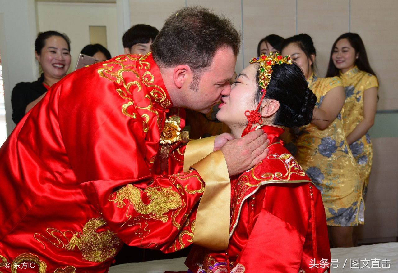 安徽姑娘嫁英国男子,原汁原味中式婚礼很拉风