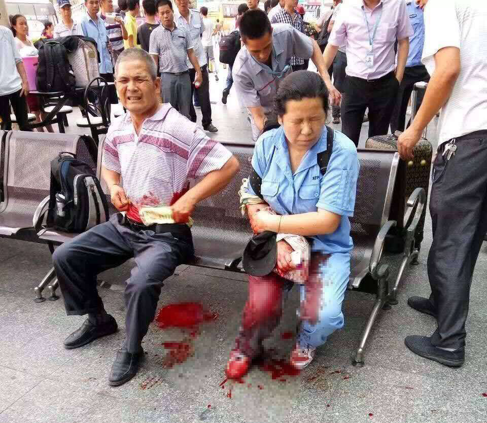 广西男子在深圳沙井客运站持刀砍人致7人受伤