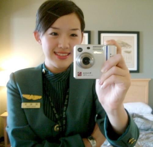 大陆航空公司开启抢空姐模式 大量招募台湾籍