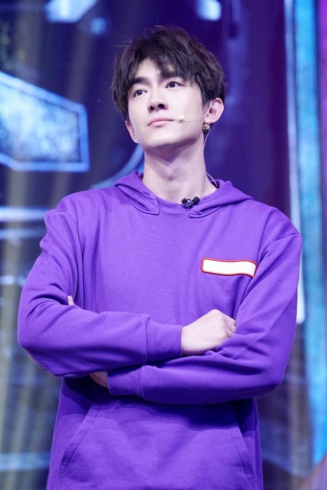 林更新的微博也太搞笑了,和粉丝亲密互怼无法