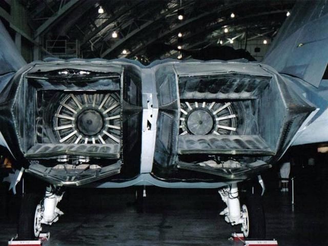 发动机矢量尾喷管的种类竟有这么多 但投入服