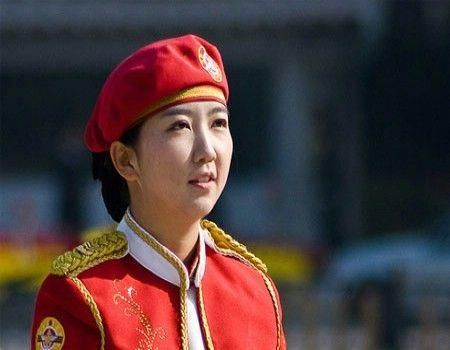 当乌克兰女兵遇上了韩国女兵时,这差距还不是