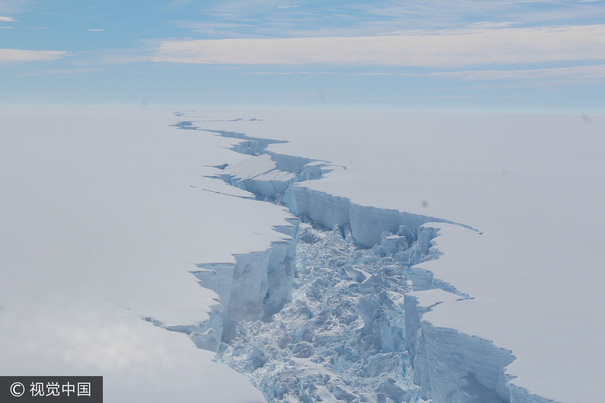 有记录以来最大冰山之一 南极西部冰山脱离冰架