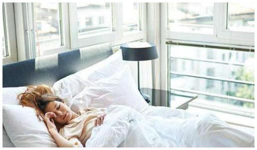 颈椎病患者如何get到睡觉的正确姿势?选对枕头