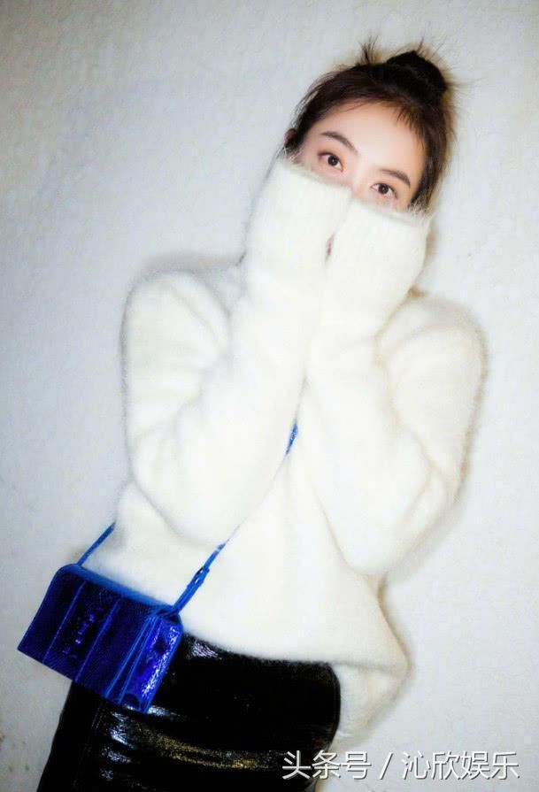 宋茜简直了,超短裙直接短到大腿深处,网友:有本