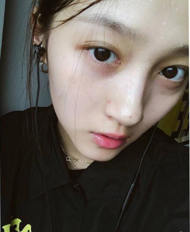 素颜很美?那是你没见过49岁许晴卸妆,关晓彤唐