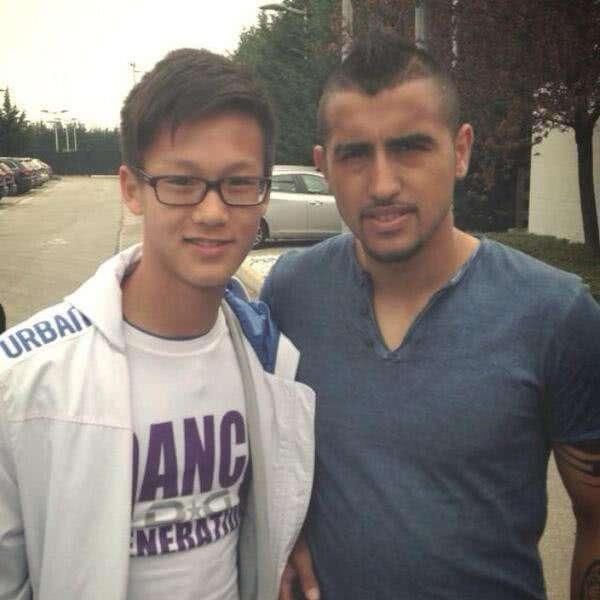 效仿法国? 曝足协正策划归化华裔球员, 国足未