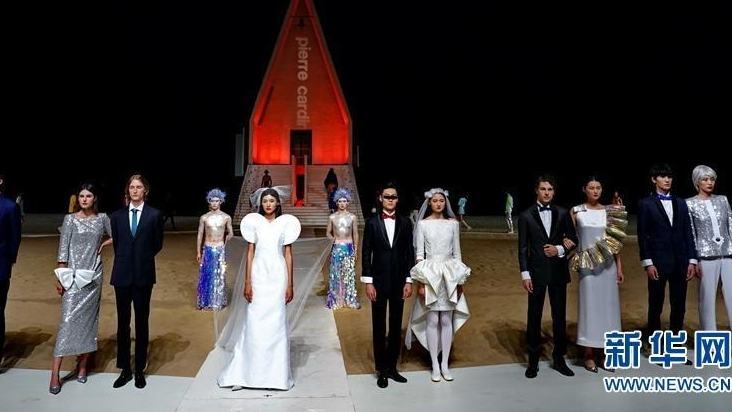 河北北戴河新区阿那亚举行沙滩时装秀 河北北戴河新区阿那亚举行沙滩时装秀