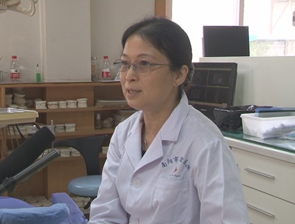 钱玉芬教授接受记者采访