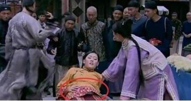 继李小璐吐血后霍建华刀伤也被扒画的太假,但