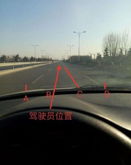 为什么科三直线行驶总是跑偏?老教练说出了细