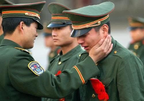 二次入伍要具备哪些条件呢?退伍军人有机会吗