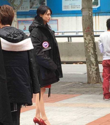 为了减肥,袁姗姗吃水煮西兰花,郑爽只喝水,颖儿