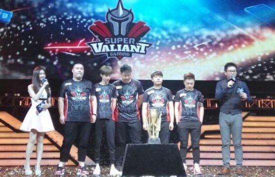 营口95后小伙打网游 年入百万 每天练枪十小时 营口95后小伙打网游 年入百万 每天练枪十小时