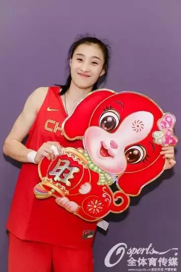 中国女篮送上新春祝福 看看各位女神的风采吧