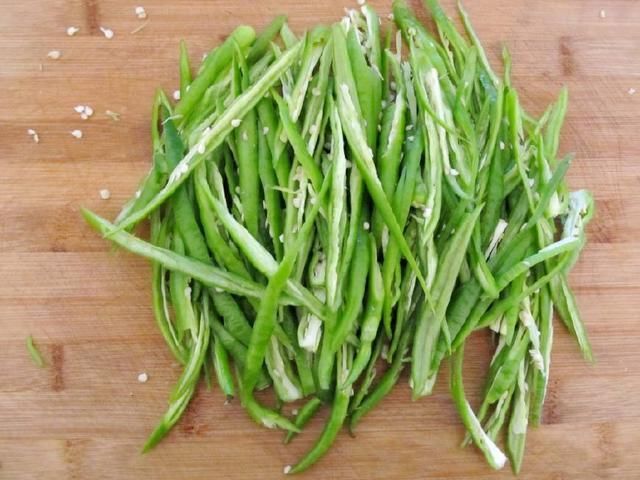 这道家常菜,刚出锅热腾腾一碗,好吃到能下两碗米饭