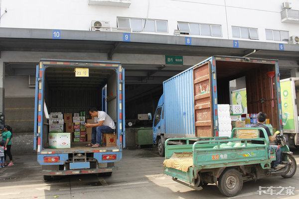 自重3吨，总重限4.5吨，难道蓝牌轻卡就只能拉1.5吨？