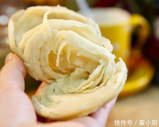 北方人发面饼都这样做,外酥内嫩,夹肉又夹菜,天