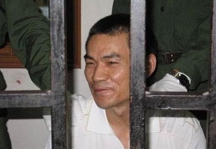 他是70年代的黑道第一人,手下是第一杀手,合伙作案纵横东北!