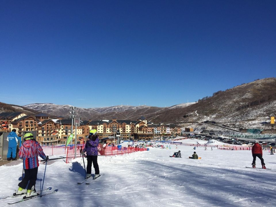 探寻北京周边好玩冬趣,与太舞滑雪小镇来一场