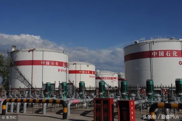 国际原油由147美元下降到72美元,国内还从6.3