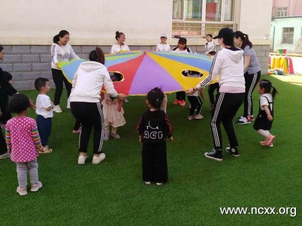 城北社区开展科学育儿公益宣传活动