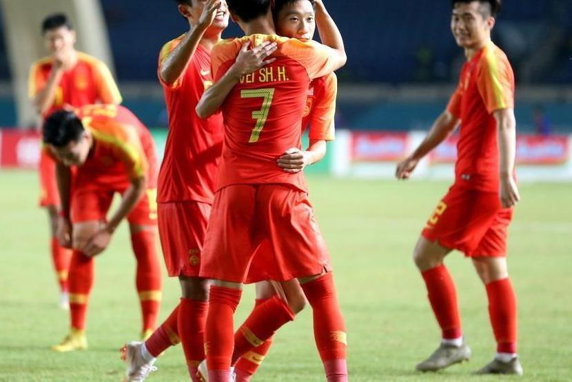 U23国足2-1逆转阿联酋!看看赛后足球媒体人和
