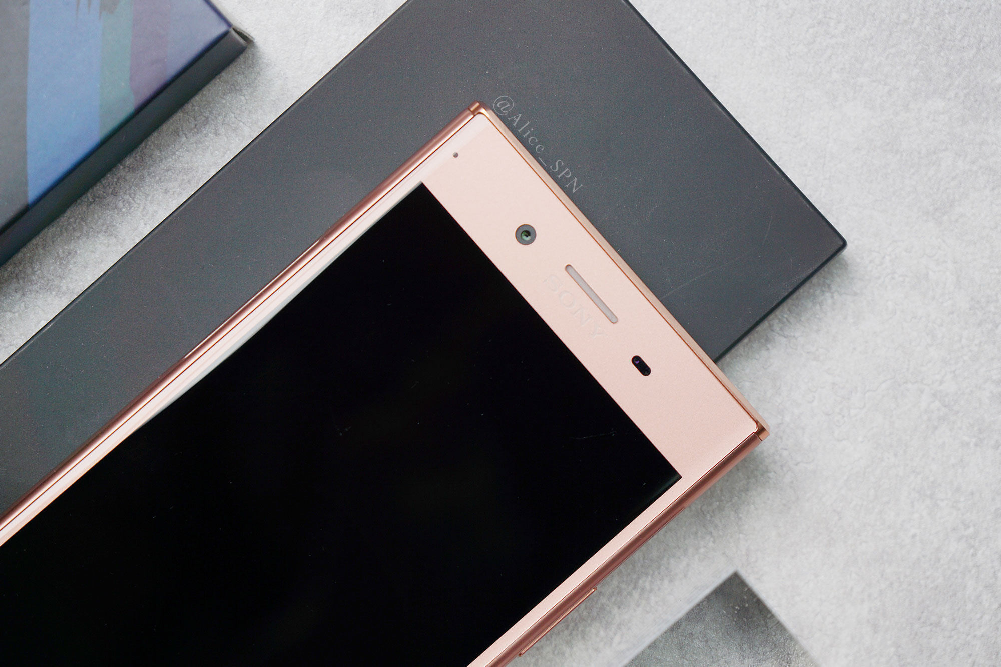 索尼XZP金粉版图赏:这个颜色真的好特别!