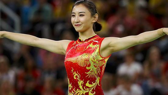 陈一冰与何雯娜分手后,娶了自己的女翻译,老婆