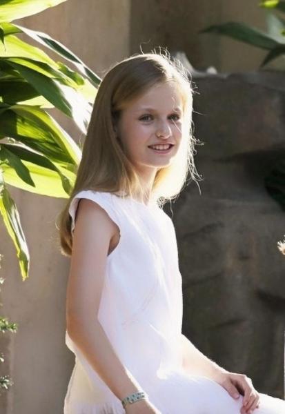 西班牙王室小公主穿平价品牌抢镜