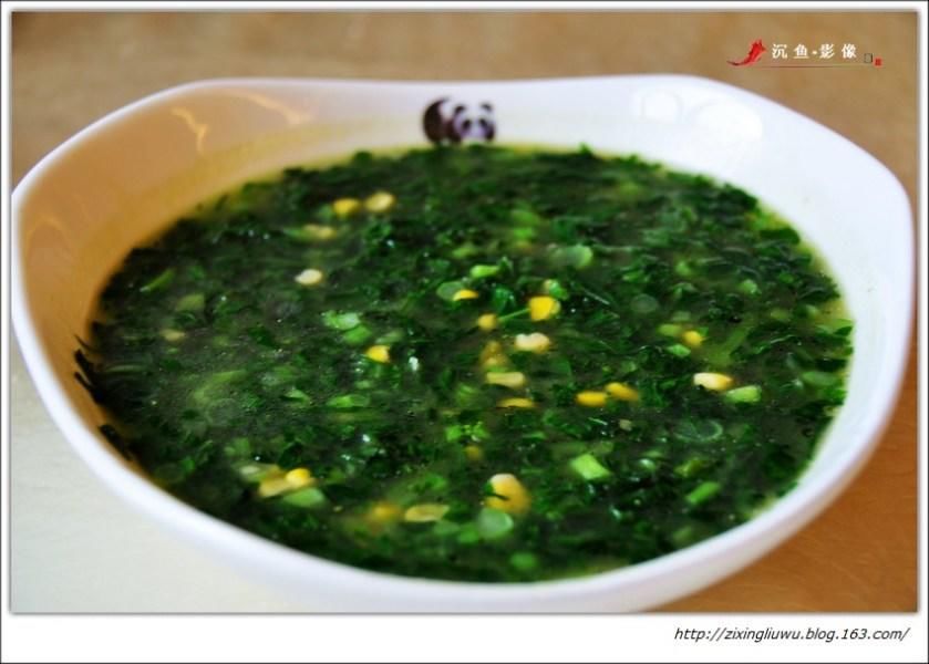 "是的,这白玉就是萝卜,不过里边加了保鲜笋和牛毛菜,味道还可以,就是