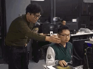 姑娘，我劝你还是回家洗吧，便宜都被路人占光了