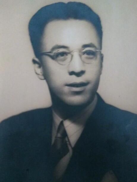 明星18岁梗:董璇狗粮,何炅撒泼,郑凯晒4岁吴磊