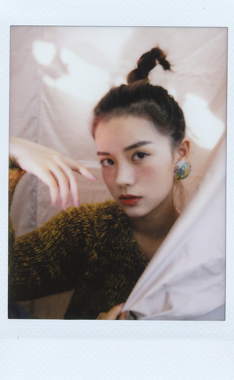 大妈变文青!网红卧蚕阿姨"变脸"后气质急升