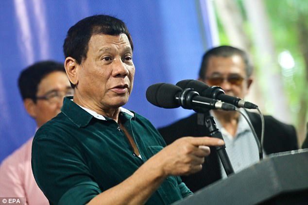 菲武装部队总参谋长阿尼奥26日曾表示，菲军方正计划在60天之内就结束军事管制。图为杜特尔特。