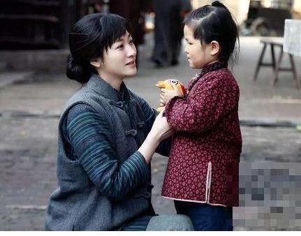 《风筝》中林桃自杀毁容后,为什么能被认出是