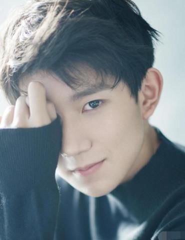 王源和范冰冰签约,王俊凯则和李冰冰签约,那么