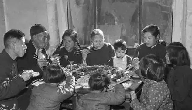 50、60、70、80年代春节老照片,简单而珍贵的