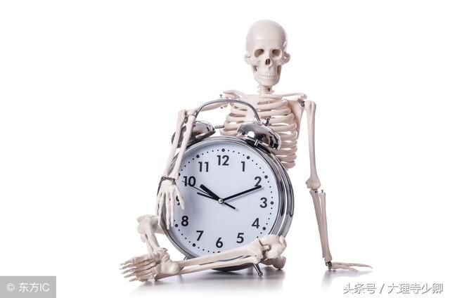 男子连续加班猝死,因这个原因不认定为工亡,公