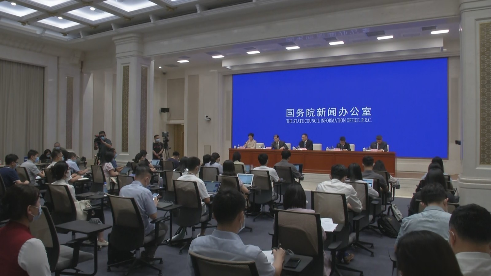 财政部：将涉及小微企业和个体工商户税费优惠政策延续实施至2027年底