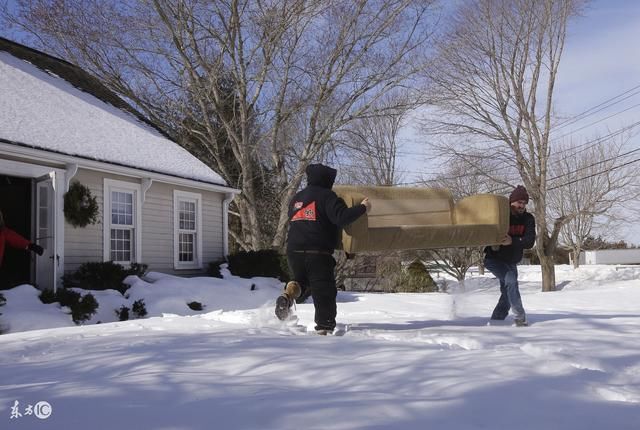 美国大雪天学校不放假,上学只为陪穷人,理由太