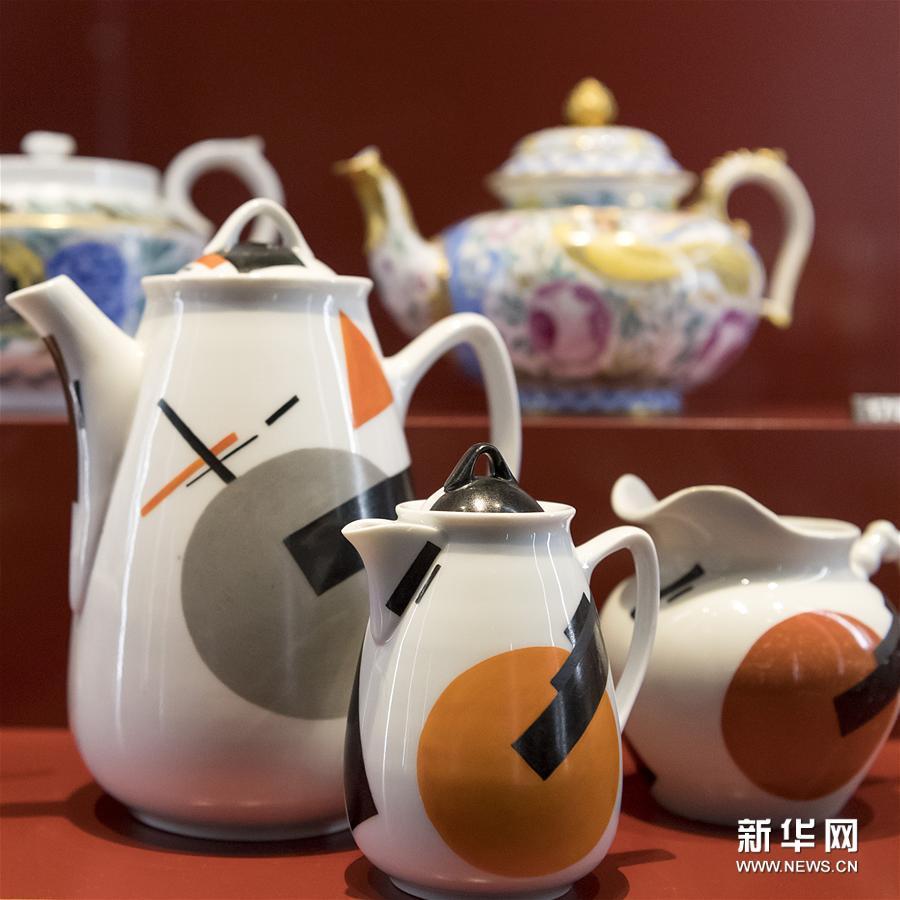 瑞士举行俄罗斯瓷器展